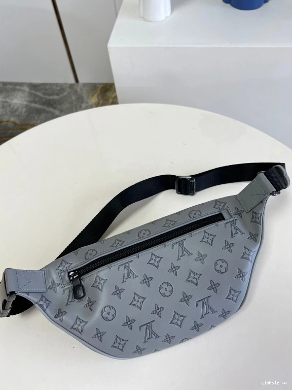 WIS LOUIS BUMBAG VUITTON DISCOVERY 1130